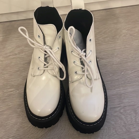 Steve Madden Boots - Picture 3 of 5